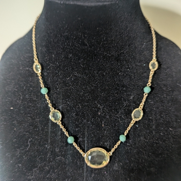 Vintage Carolee Gold and Green Necklace - Picture 6 of 12